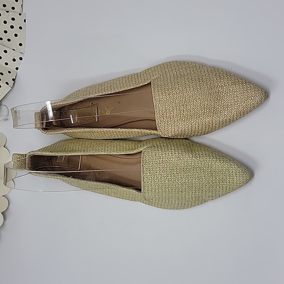 Lulu's Rattan Pointed Toe Flats Size 7.5 - Picture 2 of 6